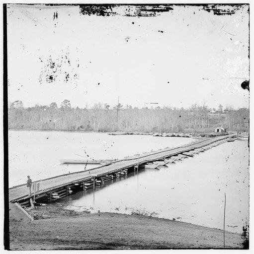Pontoon bridge across the James River