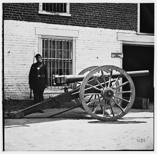 Richmond, Virginia. Federal soldier guarding cannon. (Modified 12-pdr. breech-loading Whitworth)