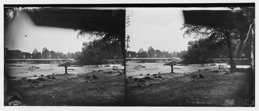 Richmond, Virginia. Pontoon bridge across the James river