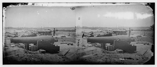 Yorktown, Virginia. Confederate water battery with Dahlgren 11-inch smooth bore naval guns