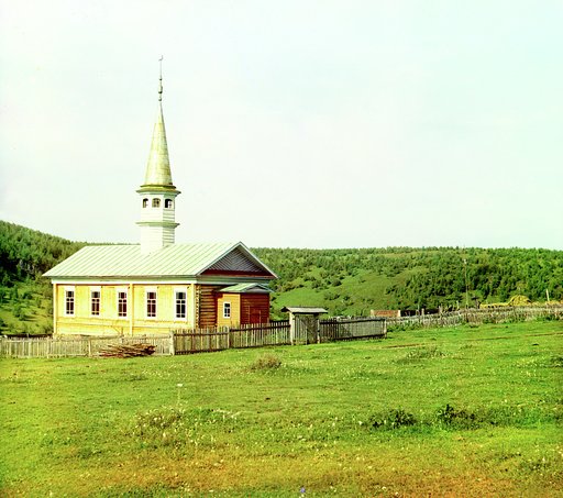 Mechetʹ v bashkirskoĭ derevni︠e︡ Ėkhʹi︠a︡