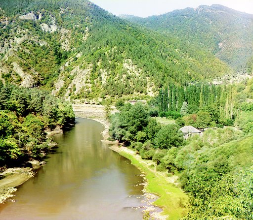Vid na r. Kuru s gorki Likany
