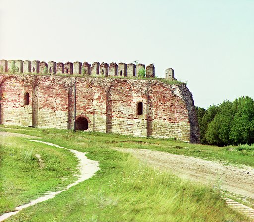 Smolensk. Chastʹ kri︠e︡postnoĭ sti︠e︡ny na Kazanskoĭ gori︠e︡