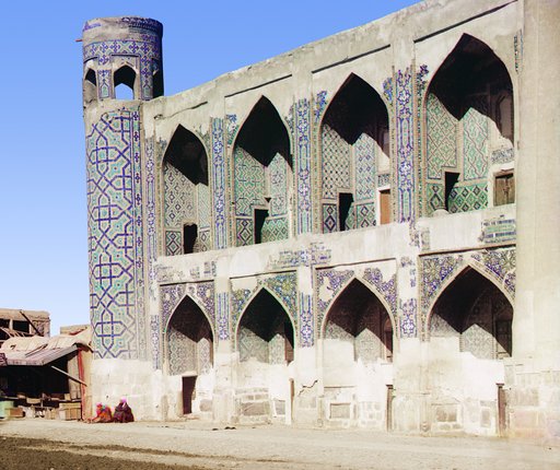 Tilli︠a︡-Kari s ploshchadi Registana. Samarkand