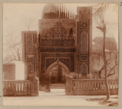 Vkhod v mechetʹ Gur-Ėmir. Samarkand