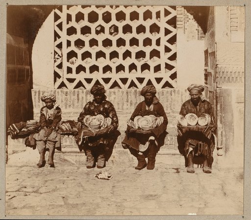 Torgovt︠s︡y lepeshkami. Samarkand