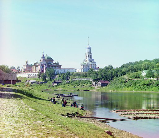 Borisogli︠e︡bskīĭ monastyrʹ s mosta. [Torzhok