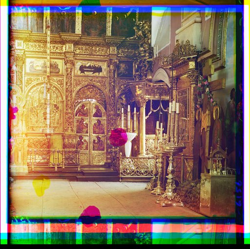 Raka s moshchami Sv. Kni︠a︡zi︠a︡ Mikhaila Tverskogo (novai︠a︡). V Preobrazhenskom sobori︠e︡ v g. Tveri