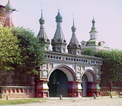Vkhod v t︠s︡erkovʹ Voskresenʹi︠a︡. Kostroma