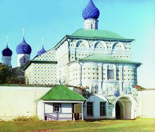 Vkhod v Nikolʹskui︠u︡ t︠s︡erkovʹ v Makarʹevskom monastyri︠e︡