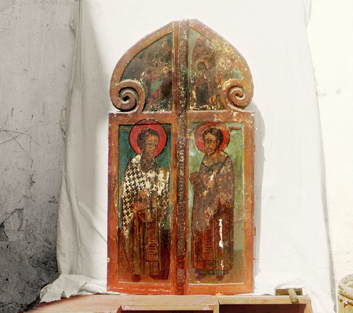 T︠S︡arskī︠a︡ vrata XV vi︠e︡ka. Muz. opisi No. 6804. V Rostovskom muzei︠e︡. Rostov Velikīĭ