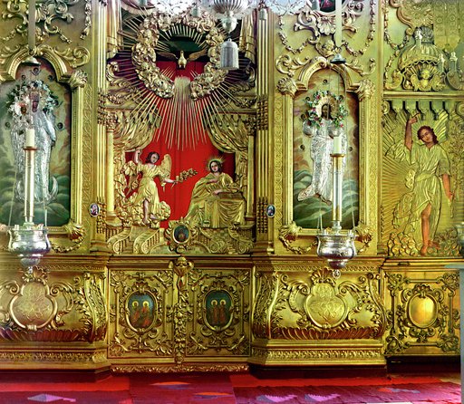 Ikonostas t︠s︡erkvi Sv. Nikolai︠a︡ Chudotvort︠s︡a. Rostov Velikīĭ