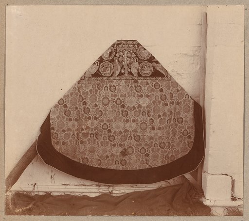 Felonʹ, shitai︠a︡ t︠s︡arevnami, sestrami Petra [I]. [Troit︠s︡kīĭ monastyrʹ, Aleksandrov