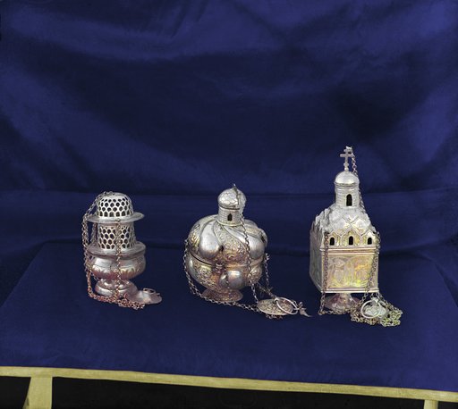 Kadila. Dar t︠s︡ari︠a︡ Mikhaila Ḟeodorovicha Troit︠s︡komu monastyri︠u︡. [Troit︠s︡kīĭ monastyrʹ, Aleksandrov