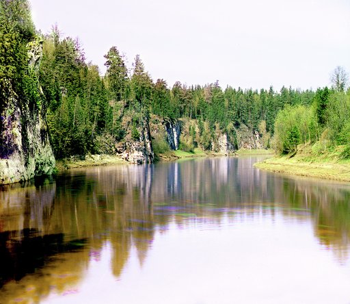 Kamenʹ Grebeshki. Obshchīĭ vid. [Ri︠e︡ka Chusovai︠a︡