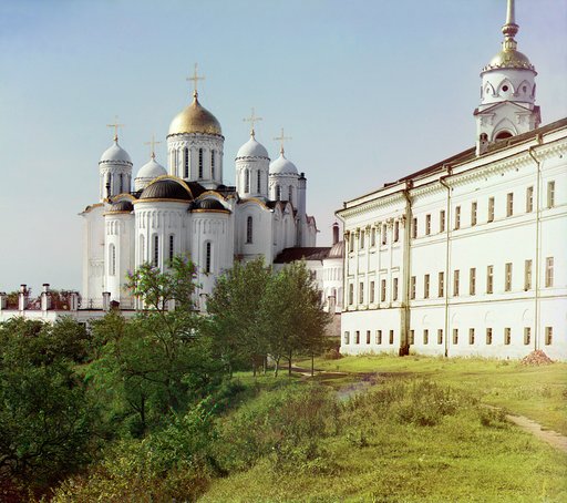 Uspenskii ̆soborʹ s♭ vostochnoi ̆storony. [Vladimir