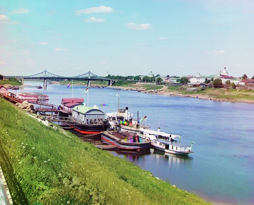 Tsentr Tveri. Vidna Tserkov' Voskreseniia (Trekh Ispovednikov) i staryi most