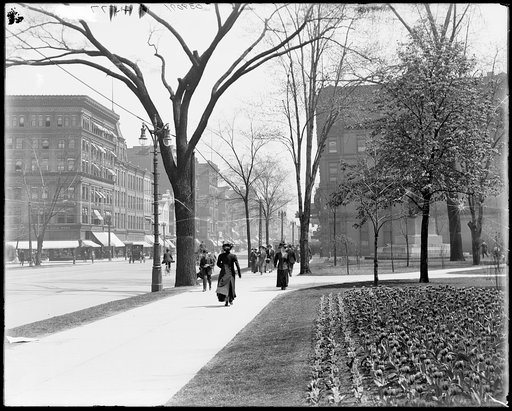 Woodward Ave, south from Grand Circus Park, Detroit, Mich.