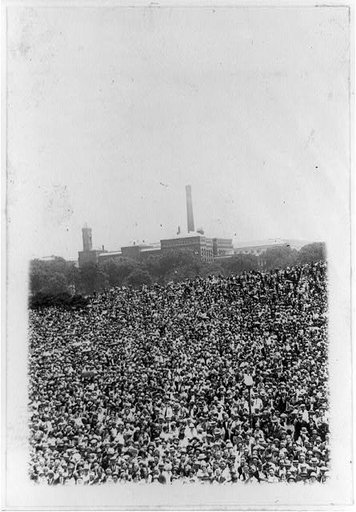 Crowds gathered at the Washington Monument grounds, Washington, D.C., to welcome Col. Charles Lindbergh