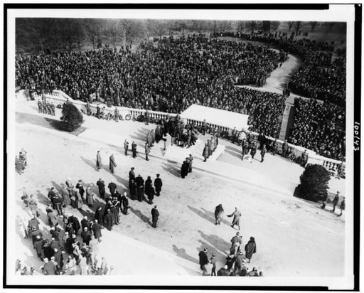 Crowd at burial of unknown soldier at Arlington National Cemetery