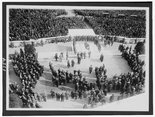 Crowd at burial ceremony of the Unknown Soldier in Arlington Cemetery