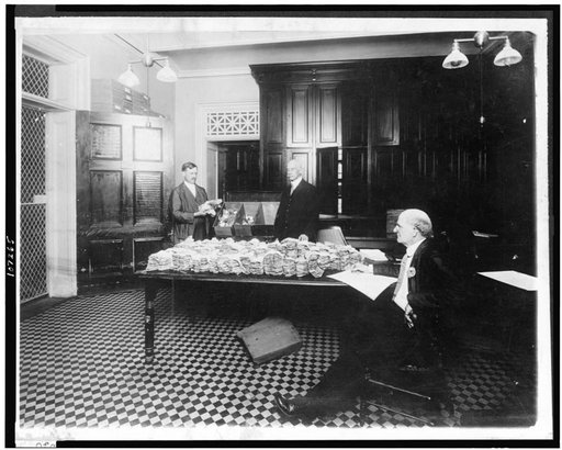Ofc. of Comptroller.  Committee checking daily destruction of National Bank notes