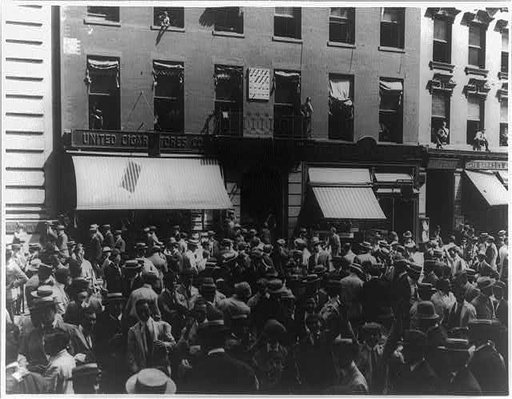 Brokers signalling, curb market, New York City