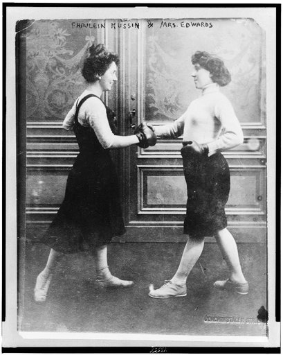 Fraulein Kussin and Mrs. Edwards boxing