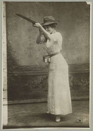Nemours gun club - Miss M.V. Lannan - trap-shooting, Apr. 6, 1914