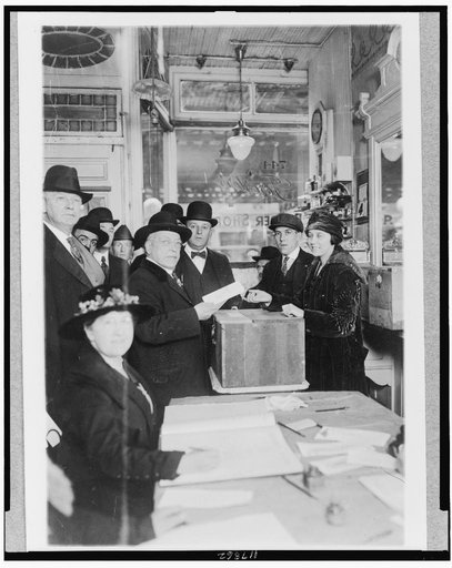Labor leader a voter--Samuel Gompers, president of the American Federation of Labor, casting his ballot in his home district