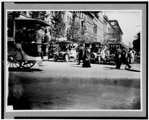 Berlin, Germany, Feb. 25, 1913--Traffic regulations in Berlin