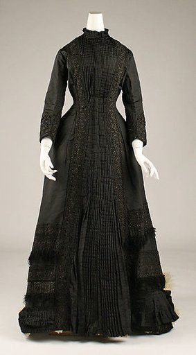 Tea gown