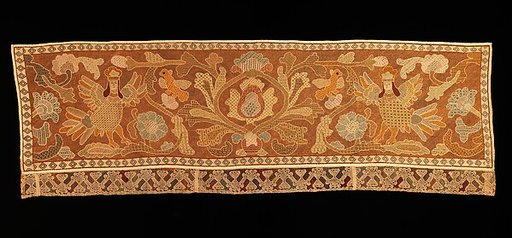 Bed curtain border