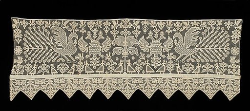 Bed curtain border