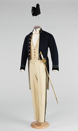 Court presentation ensemble