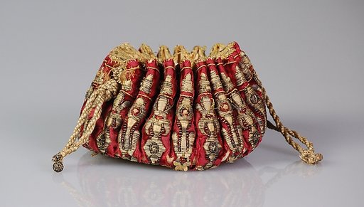 Gaming purse