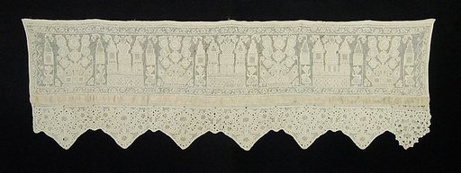 Bed curtain border
