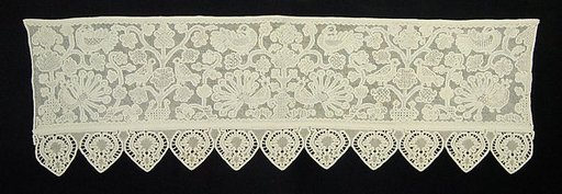 Bed curtain border