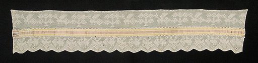 Bed curtain border