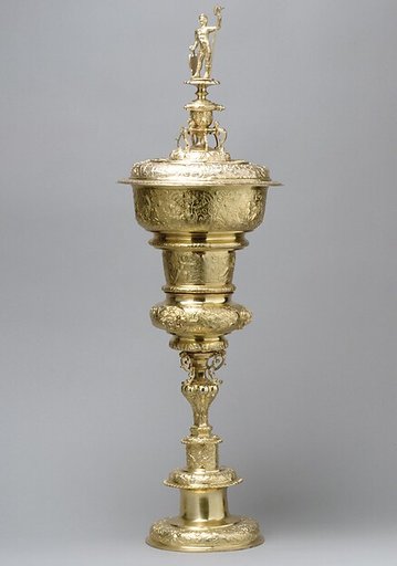 Standing cup with cover (Hanap)