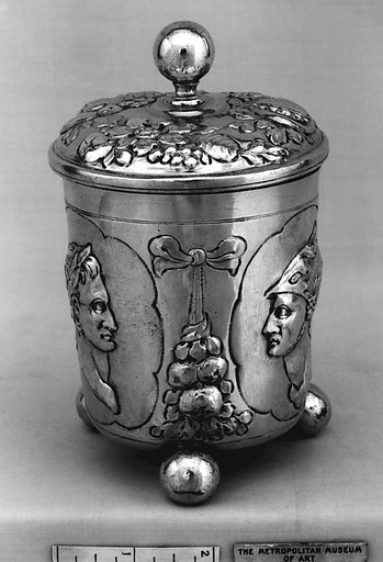 Beaker with cover