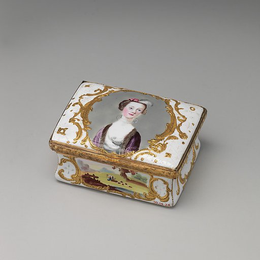 Snuffbox with portrait of an unidentified woman