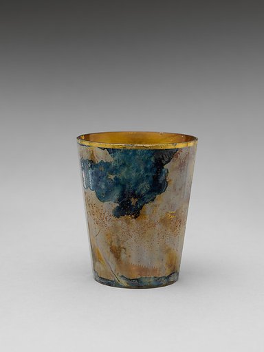 Cream and blue marbled beaker in "zwischengold" glass technique