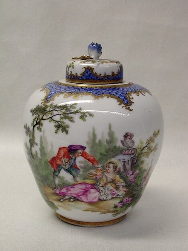 Tea caddy