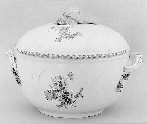 Tureen with cover