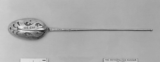 Strainer spoon