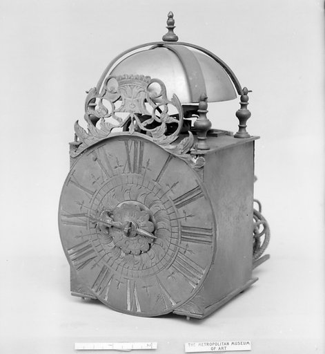 Lantern clock