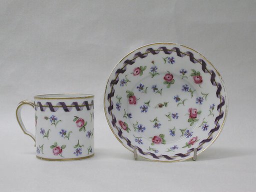 Cup and saucer (gobelet litron et soucoupe)