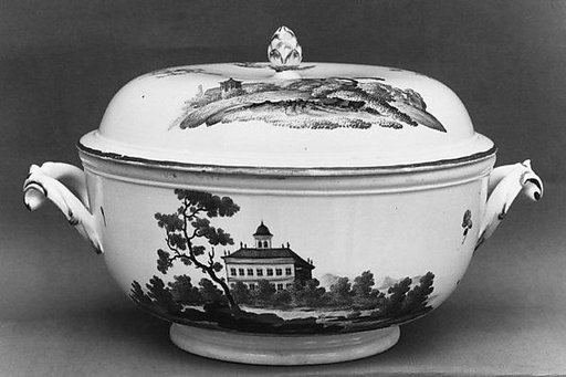 Bouillon bowl with cover