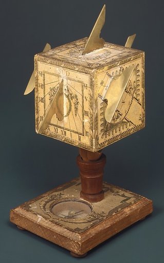 Portable cube sundial